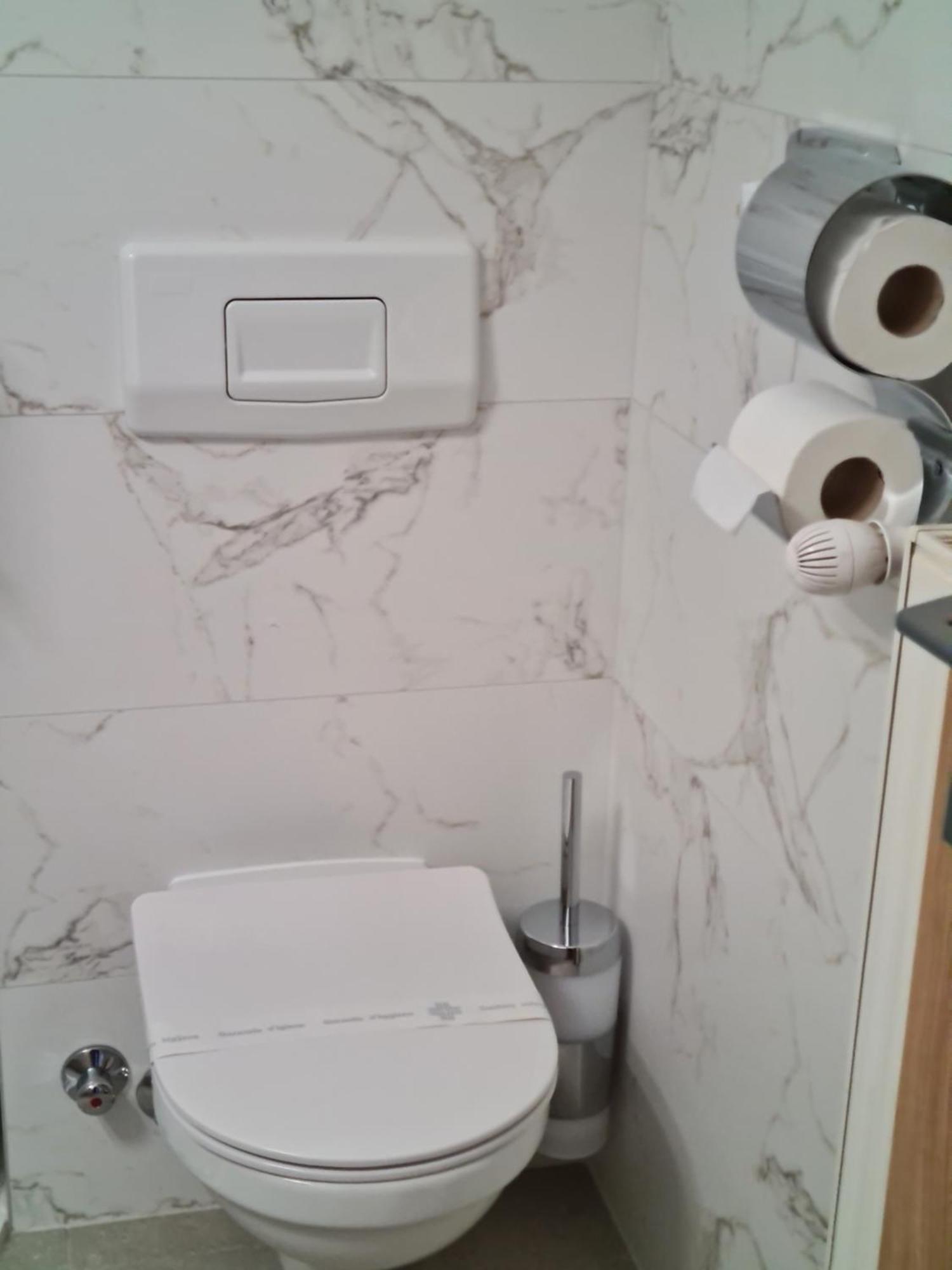 Hotel Adria Kaštela エクステリア 写真