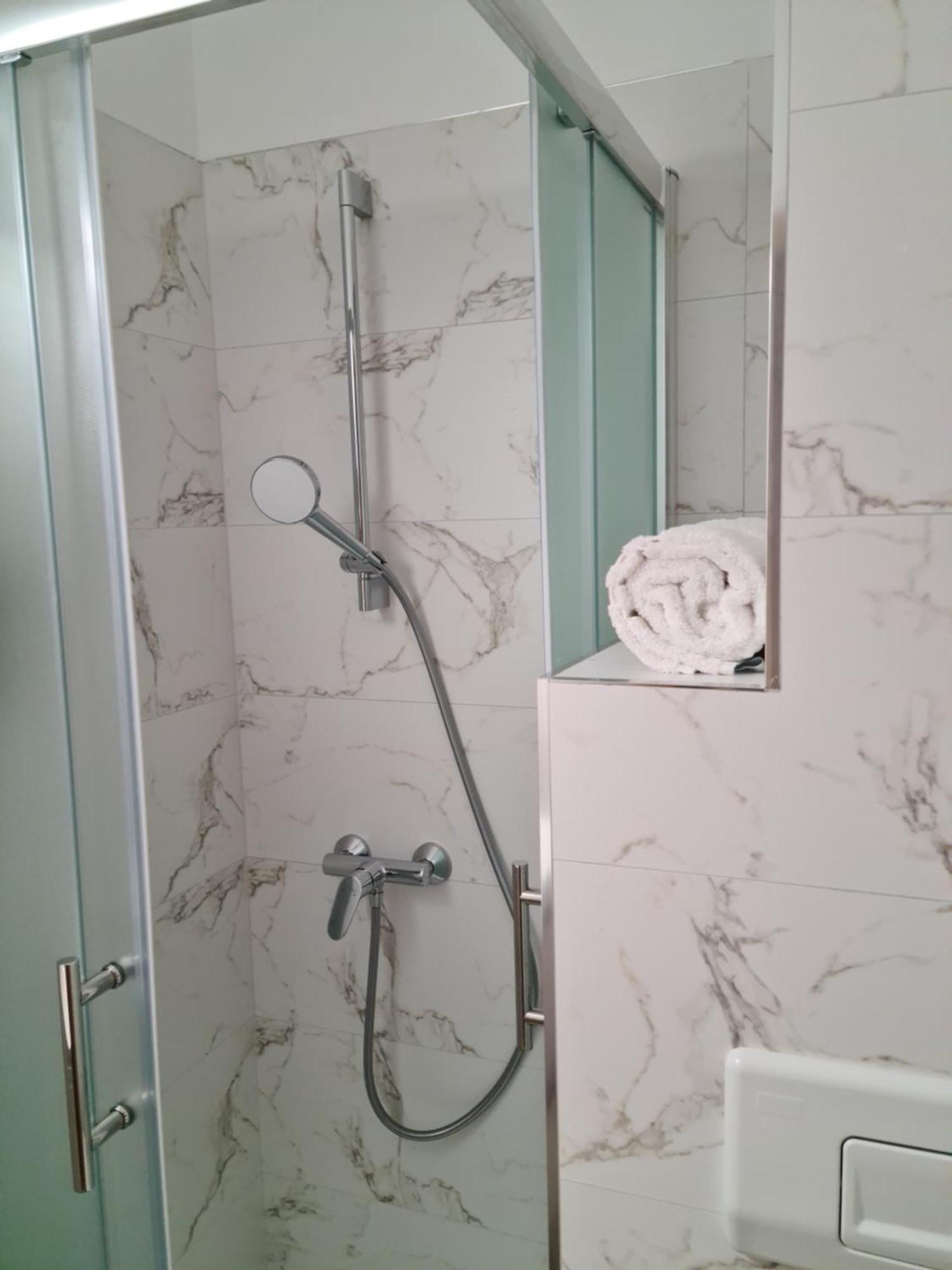 Hotel Adria Kaštela エクステリア 写真