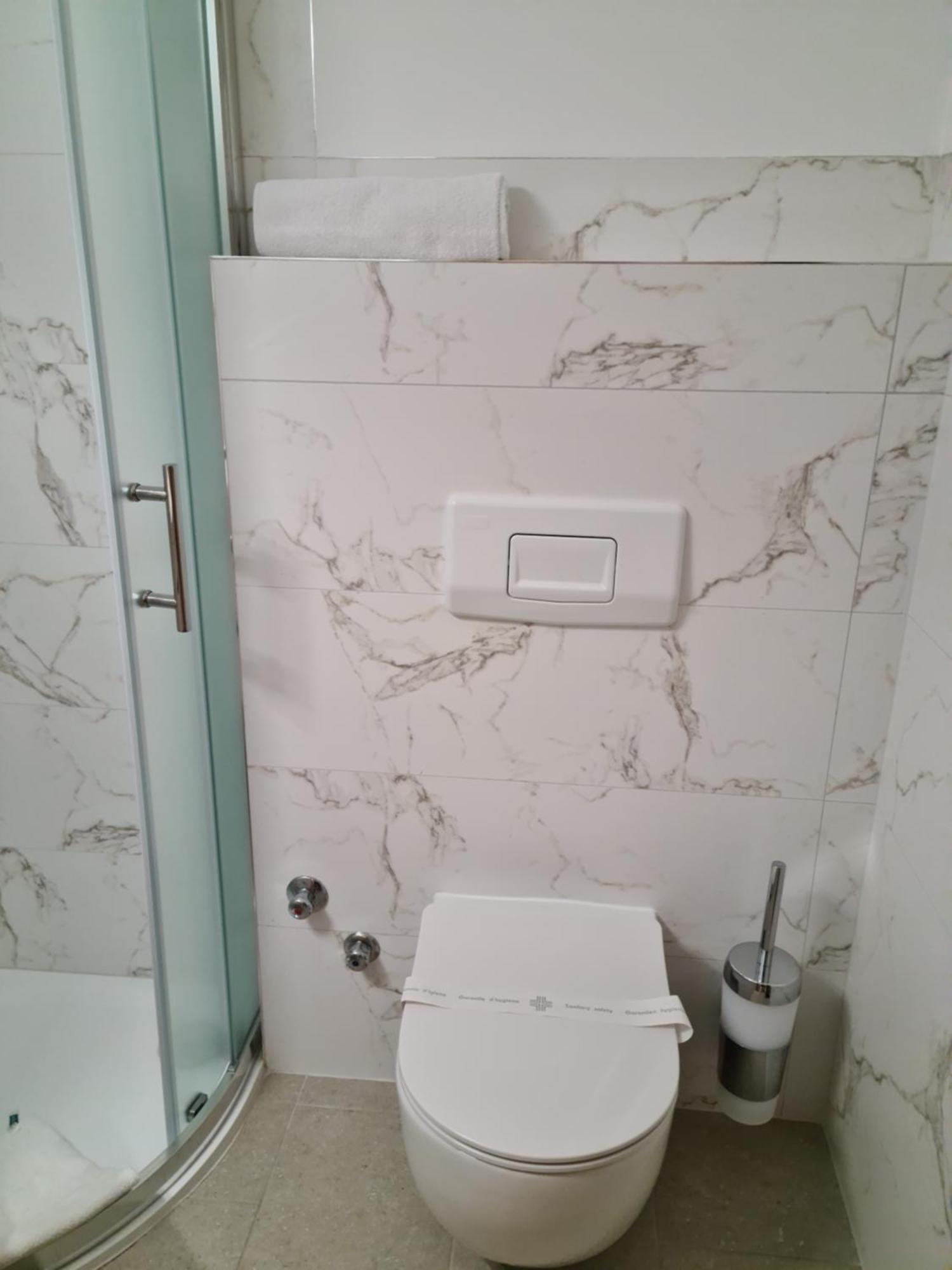 Hotel Adria Kaštela エクステリア 写真