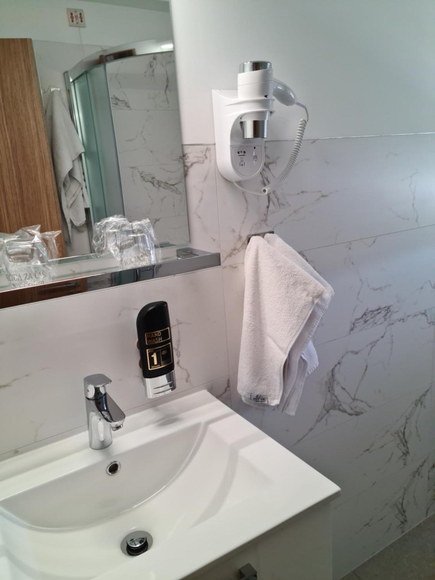 Hotel Adria Kaštela エクステリア 写真
